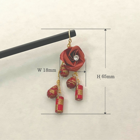 【送料・ギフト包装無料】かんざし 木 揺れる 普段使い ハンドメイド 折り紙使用 撥水仕上 職人技 赤 夏祭 プレゼント 3枚目の画像