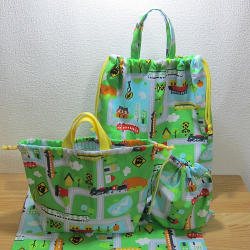 入園準備、4点☆お弁当袋とコップ袋、お着替え袋、ランチマット