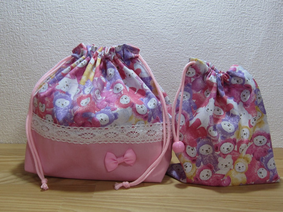 入園準備☆お弁当袋とコップ袋、ぬいぐるみ柄紫とピンク色 1枚目の画像