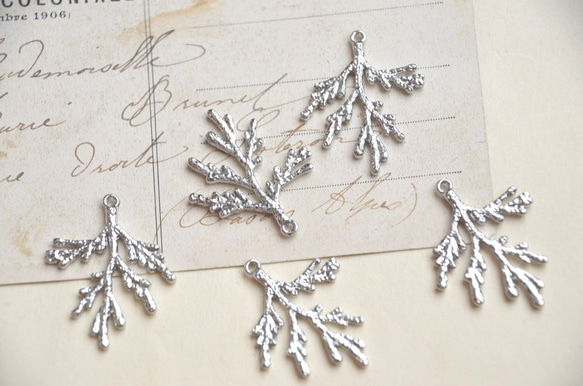 ◆送料無料◆Silver coral branch charm 高品質 サンゴの枝 チャーム 1枚目の画像