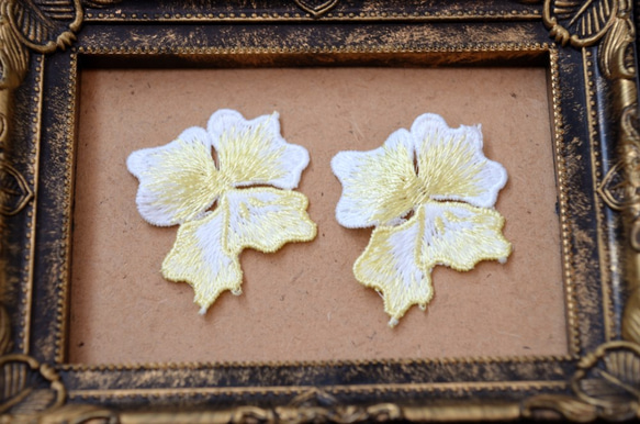 ◆全品送料無料◆Tropical flower イエロー お花のモチーフ 刺繍ワッペン風 3枚目の画像