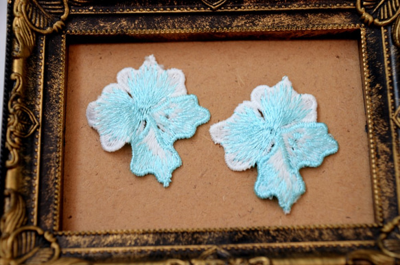 ◆全品送料無料◆Tropical flower ライトブルー お花のモチーフ 刺繍ワッペン風 2枚目の画像
