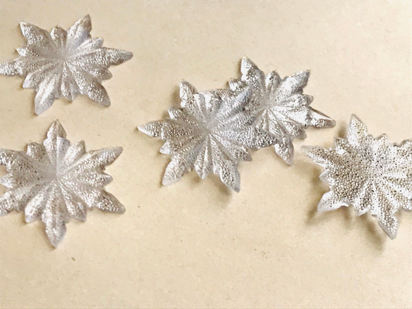 ◆送料無料◆snowflake cabochon デコパーツ　ホワイトシルバー 2枚目の画像