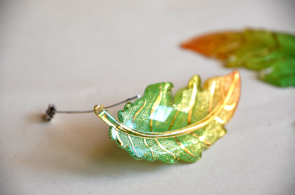 ◆送料無料◆green leaf  charm　グリーンカラー アクリル リーフチャーム 4枚目の画像