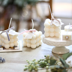 ホワイトローズ×淡いピンクのダマスク柄のフレームアレンジ アート