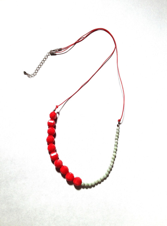kさま専用✳レディな赤いネックレス 3枚目の画像