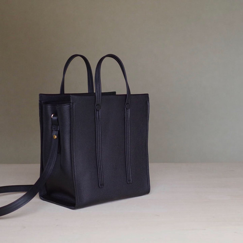 シンプルでスッキリと！2wayミニトートバッグ(ブラック） トートバッグ 