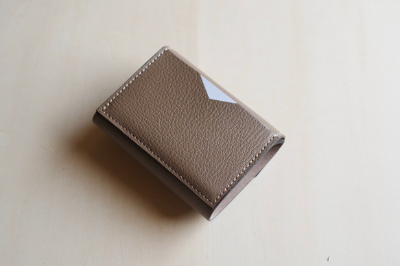 <高級革>フランスレザー使用コンパクト財布（グレージュ） 7枚目の画像