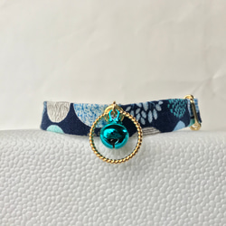 猫首輪　北欧風模様　ブルー　金×青　寄附付き 1枚目の画像
