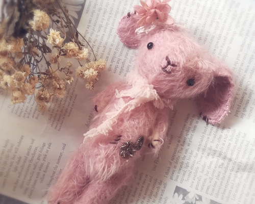 手作りテディベアうさちゃん 🐰 白うさぎちゃん生まれました。 身長約 8㎝+お耳=10.8㎝ ヘア
