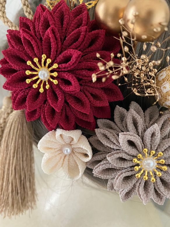 つまみ細工　ヘア飾り　ワインカラー　卒業式　卒業式髪飾り　袴　水引き　成人式用髪飾り　和装　結婚式　ヘアアクセ　色打掛 9枚目の画像