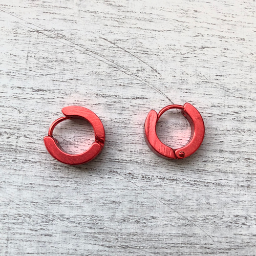 アレルギー対応！刻印出来ます ステンレス製 フープピアス 赤 ピアス