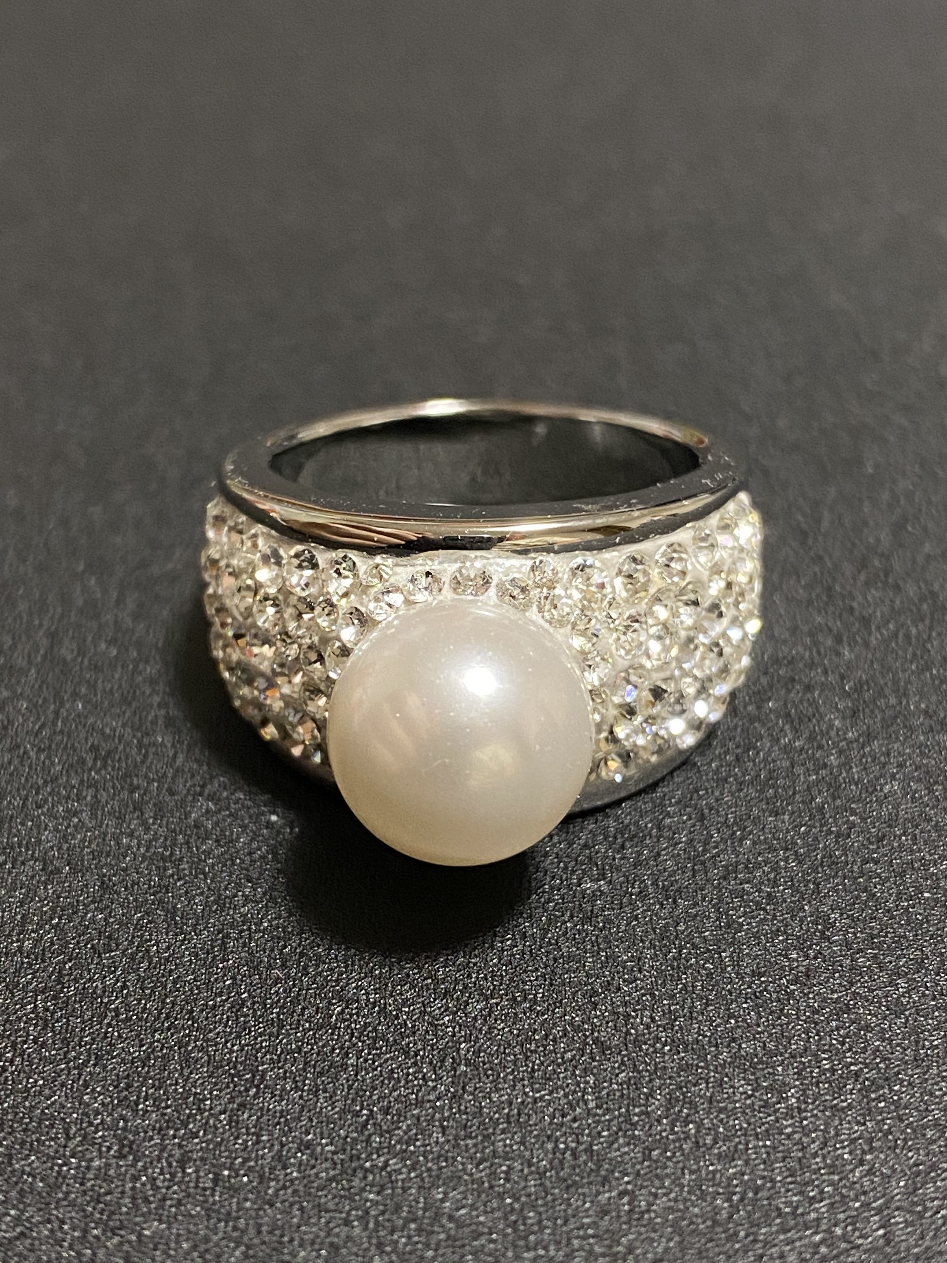 white pearl ring