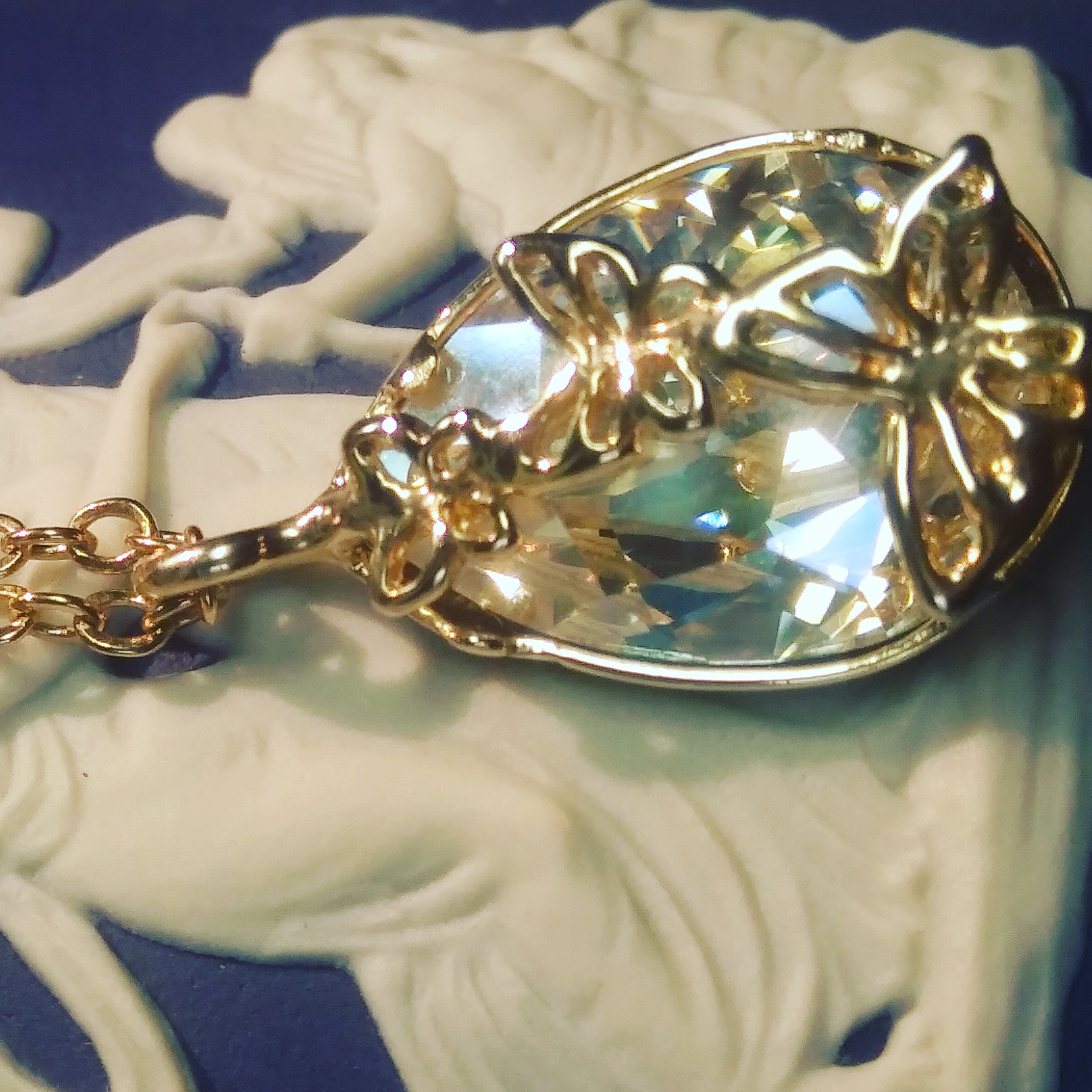 SWAROVSKIbutterfly～夢を掴むネックレス～ダイアモンド