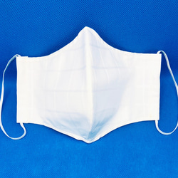 【SALE】ポケット付き 立体コットン春マスク 軽やか真っ白ホワイト ビジネス向けにも 同色シャドーチェック織り 2枚目の画像