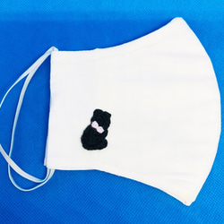 【SALE】ポケット付き 立体コットン×Wガーゼ 純白のやわらかコットンマスク 黒猫のワンポイント刺繍入り 3枚目の画像