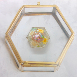 オルゴナイト　ハーバリウム　運気アップ　真実の石　エメラルドグリーンファントム　ハーバナイト　 2枚目の画像