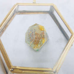 オルゴナイト　ハーバリウム　運気アップ　真実の石　エメラルドグリーンファントム　ハーバナイト　 5枚目の画像