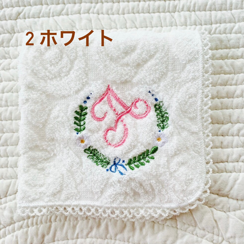 イニシャル刺繍 お花リース刺繍 ハンカチ プレゼント ハンカチ