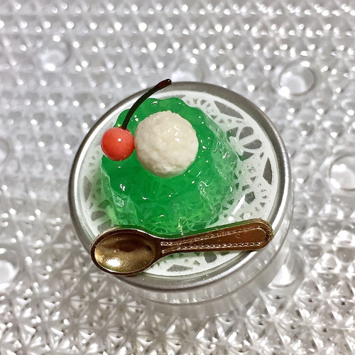 ミニチュアレトロゼリーのピルケース(小物入れ)♡スイーツデコ