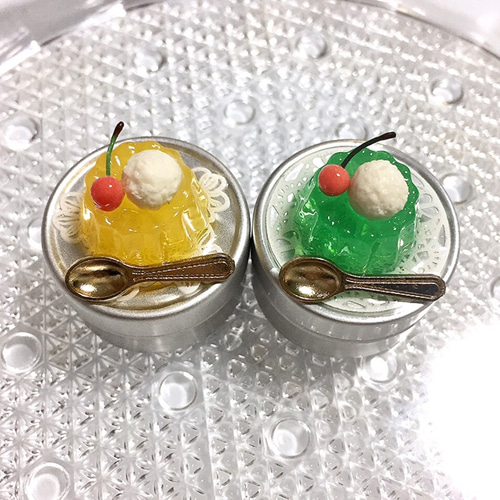 ミニチュアみかんゼリーのピルケース(小物入れ)♡スイーツデコ、昭和