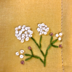 まん丸お花の刺繍のマスク(マスタードイエロー) 3枚目の画像