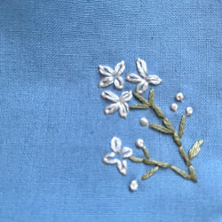 手刺繍マスク♡忘れな草の刺繍の立体マスク(ブルーグレー) 3枚目の画像