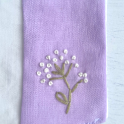 不織布マスクカバー♢白い野の花の刺繍 4枚目の画像