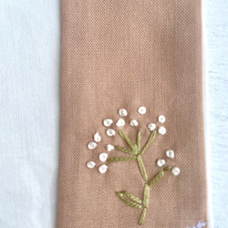 不織布マスクカバー♢白い野の花の刺繍 6枚目の画像