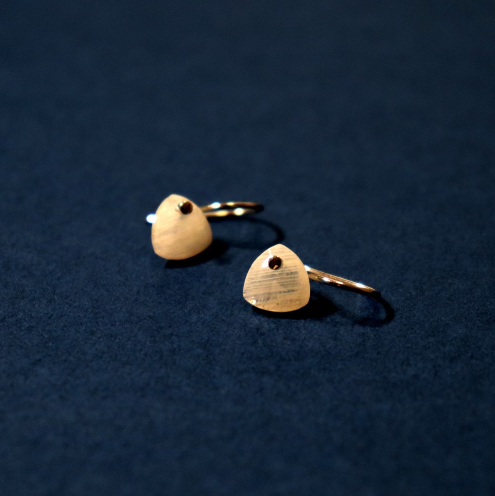 ムーンストーン×ステンレスピアス~drop moonstone pierces~