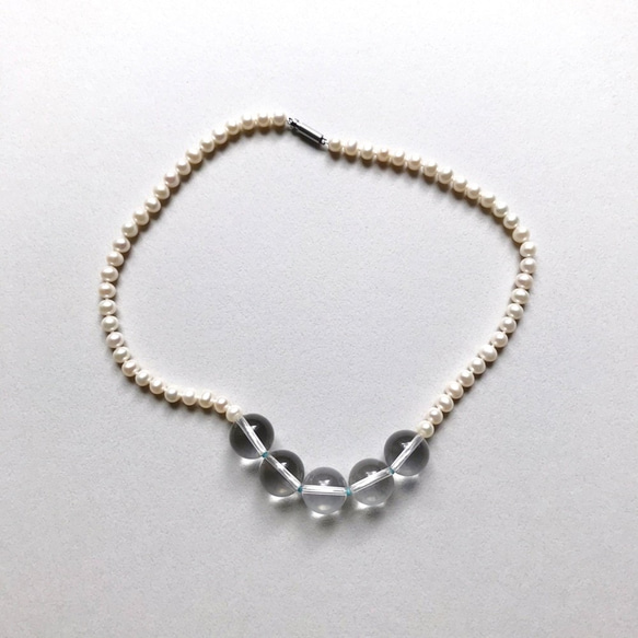 オーダー制作受付中！knot pearl & quartz necklace~polka dots~ 1枚目の画像