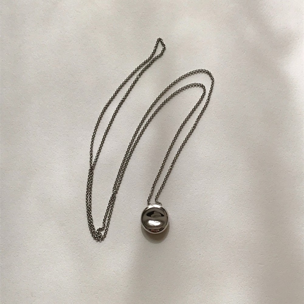 白玉のようにぷるんとしたモチーフネックレス~shiratama stainless necklace~