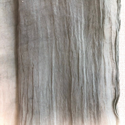 そよ風ストール☀グレー×オフホワイト　手染め　オーガニックコットン　天然由来のベンガラ染め　自然な日本古色 7枚目の画像