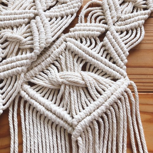 マクラメ　カフェカーテン　フェザータッセル２個付き マクラメ カフェカーテン フェザータッセル2個付き マクラメ カフェ