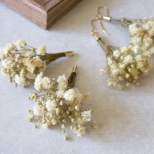 かすみ草のブーケピアス/イヤリング ピアス（フック・チェーン 