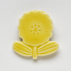 陶製ブローチ 黄色いお花 1枚目の画像