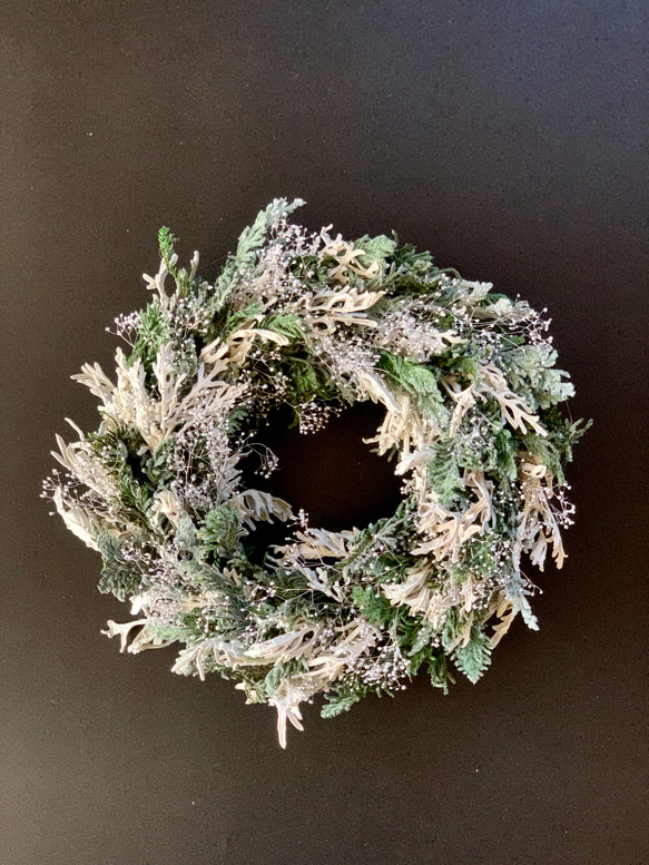 早割「Creema限定クリスマス2021」ホワイトシルバーリース　玄関　インテリア　プレゼント 1枚目の画像