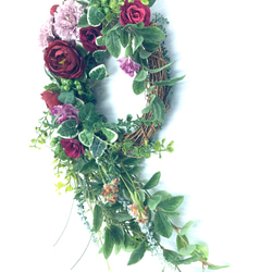カーネーションとバラのフェミニンなリース　　インテリア　プレゼント　壁飾り 4枚目の画像