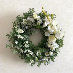 デンファレと白い小花のリース　玄関　ご結婚祝い　記念日　プレゼント　インテリア 2枚目の画像