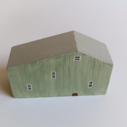 手繪小房子｜家有兔兔｜綠房子灰色屋頂 第6張的照片