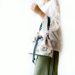 ボタニカル 花刺繍✖️本皮 グリーン バケットバッグ 2way ハンドル取外し可能 お出掛け 上品 1枚目の画像