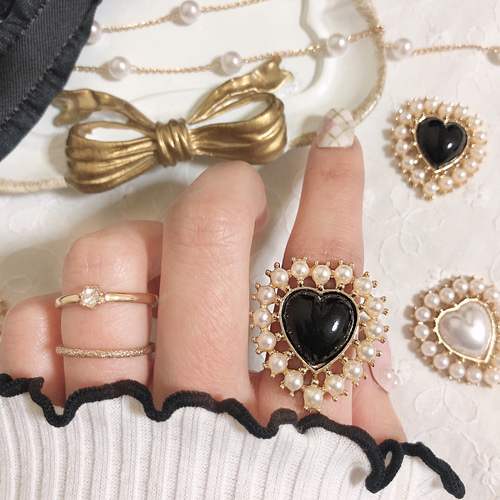 ⌇﻿パールづくしのハートリング(ブラック)⌇﻿ 指輪 ハンドメイド 指輪