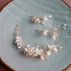 多くの小さな花樹脂花ブライダルヘッドドレスクリスタルフラワーリース3ピースセット 1枚目の画像