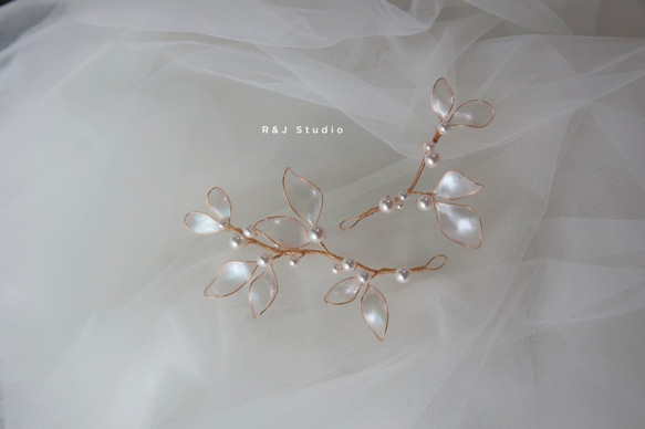 珍珠白 (兩件組) - 手作水晶花樹脂飾品 新娘頭飾/伴娘配飾 第1張的照片