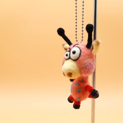 まつ毛が長いキリンちゃん 羊毛フェルト