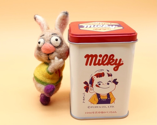 羊毛フェルト おとぼけ うさぎ君 羊毛フェルト Howakero（ほわケロ