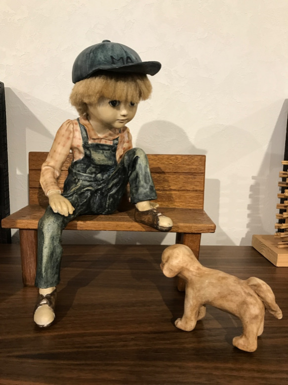 創作人形と犬(高さ32cm) 創作人形〜椅子に座る男の子と犬〜 立体・オブジェ Cherry 通販