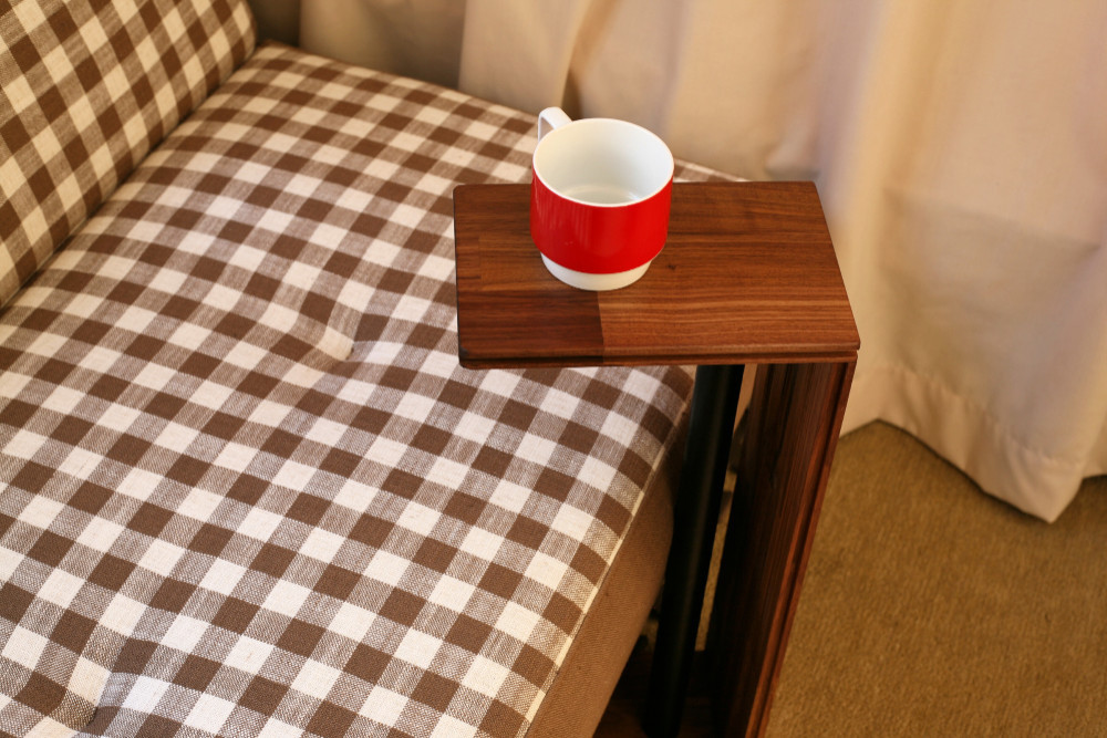 ウォールナット　無垢材　の　コーヒー　ソファー　テーブル　サイドテーブル