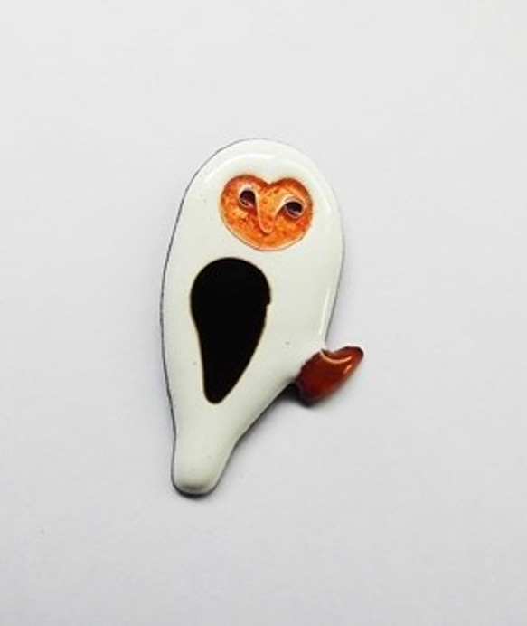 【outlet sale】White owl brooch pin. 1枚目の画像