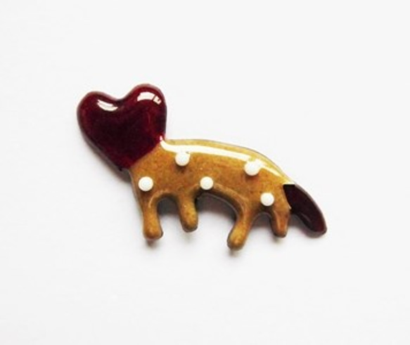 //七宝焼き//Love beast brooch pin. 1枚目の画像